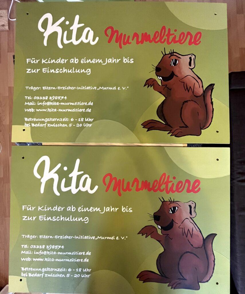 Namensschilder der Kita Murmeltiere mit Kontaktdaten - handgemalte Unikate, Schildermalerei